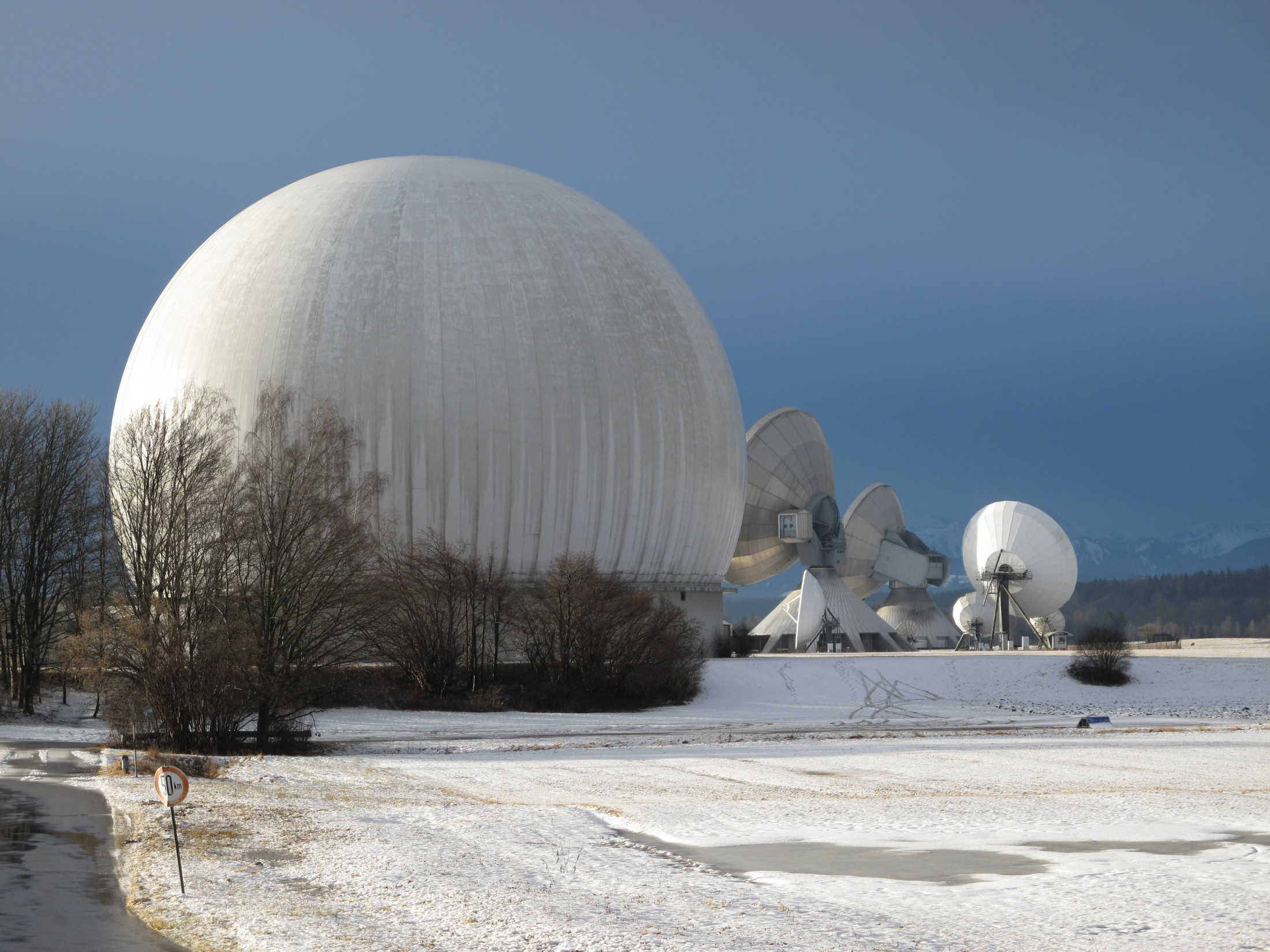 radom-antenne-1-erdfunkstelle-raisting-ammersee